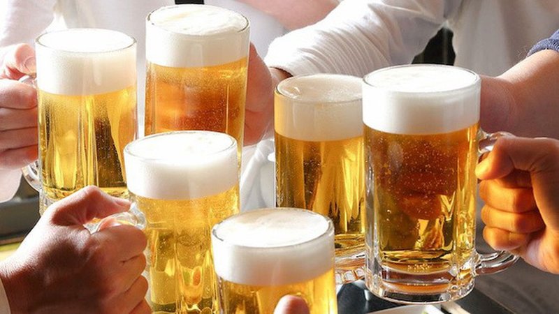 Gan nhiễm mỡ dễ mắc phải ở những người sử dụng nhiều bia rượu