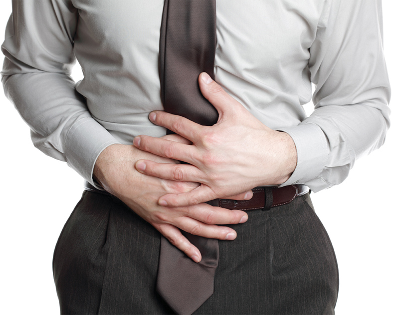 Người mắc gan nhiễm mỡ dễ gặp phải triệu chứng đau tức vùng bụng và sườn phải