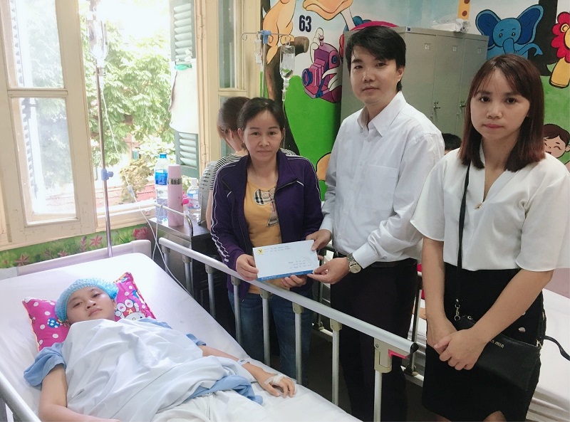 Hội Thiện nguyện MEDLATEC trao tặng 10 triệu đồng tới nạn nhân tai nạn giao thông tại Bắc Ninh