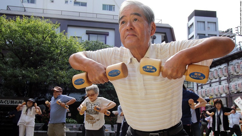 Thói quen luyện tập và ăn uống điều độ giúp người Nhật luôn khỏe mạnh và sống thọ