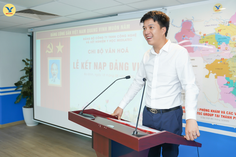 Đồng chí Nguyễn Trí Anh - Bí thư Đảng bộ MEDLATEC phát biểu tại lễ kết nạp
