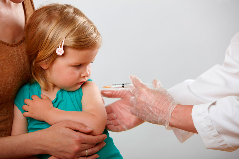 Một vài tương tác thuốc thường gặp khi tiêm nhiều vắc xin cùng lúc