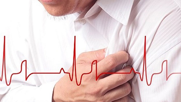 Nếu bạn mắc các bệnh liên quan đến vấn đề về tim mạch cần thông báo ngay cho bác sĩ trước khi tiến hành nội soi trực tràng