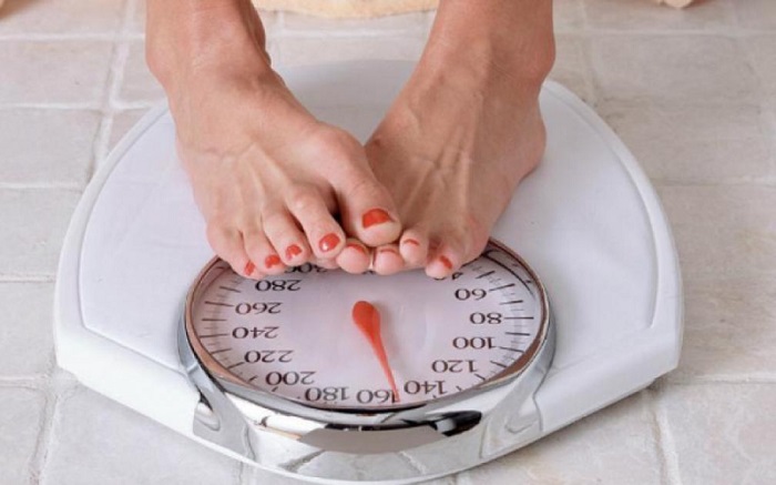 Sụt cân bất thường cũng là một trong những dấu hiệu của ung thư đại tràng