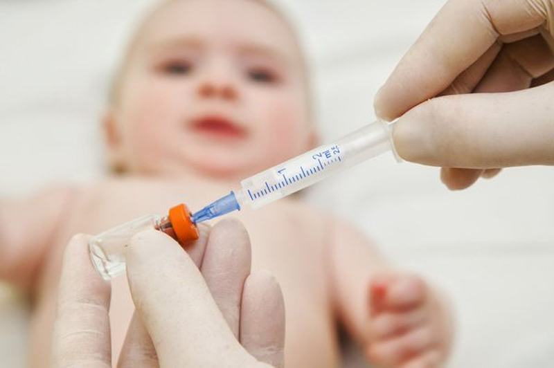 Tiêm vắc xin là cách tốt nhất giúp bảo vệ sức khỏe của trẻ nhỏ