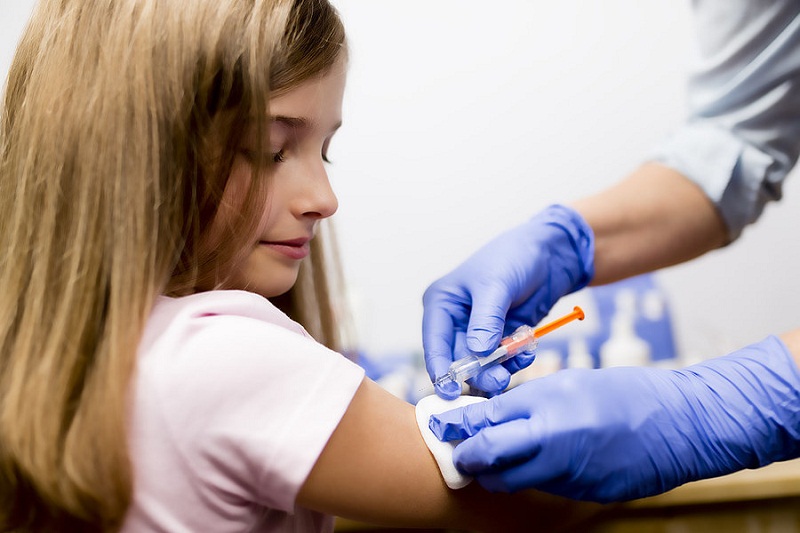 Tiêm vắc xin (HPV) trong độ tuổi từ 9 - 18 tuổi 