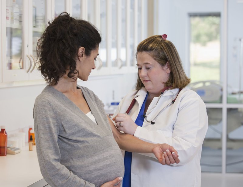 Tiêm vắc xin là cách phòng bệnh tốt nhất cho phụ nữ trong quá trình mang thai