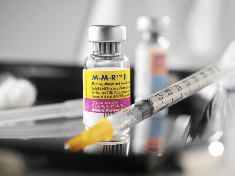 Tiêm vắc xin MMR để ngăn ngừa bệnh Sởi Quai bị Rubella