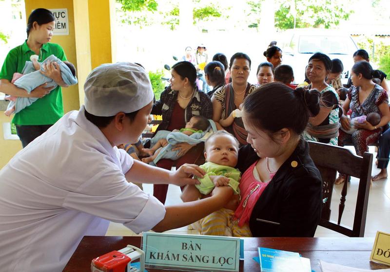 Trẻ em được tiêm phòng vắc xin uốn ván
