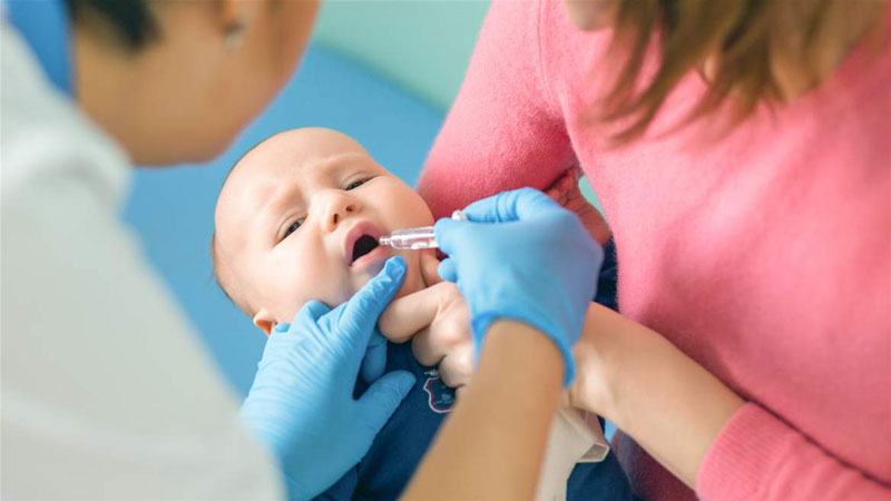 Trẻ từ 6 tuần tuổi nên uống vắc xin Rota