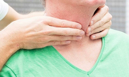 Nuốt khó, đau ở cổ và họng có thể là dấu hiệu u tuyến giáp