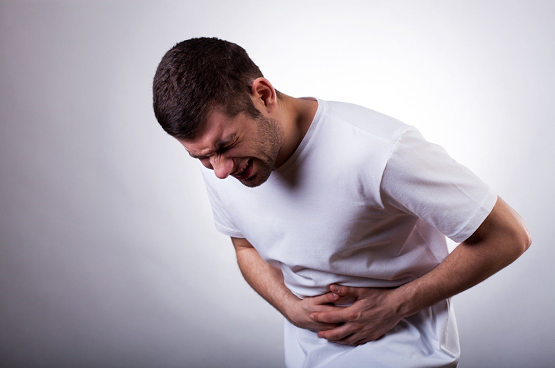 Đau bụng có thể là triệu chứng của nhồi máu thận 