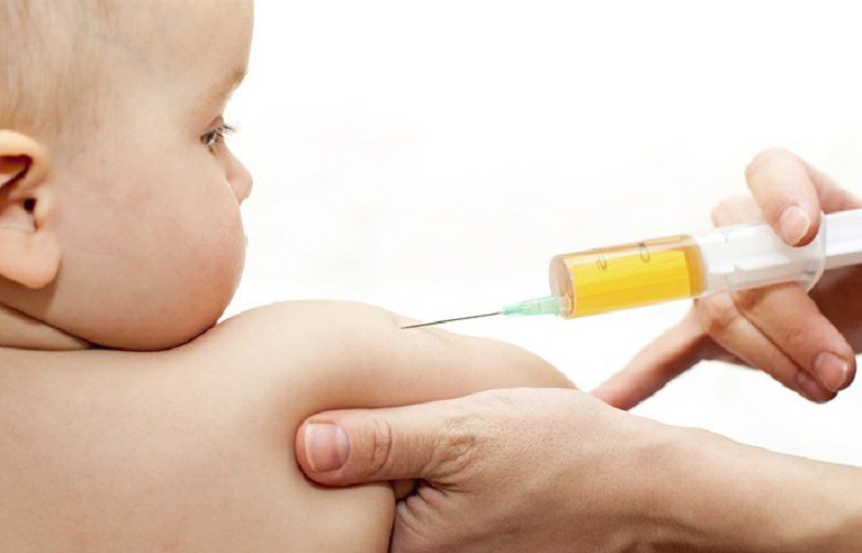 Trẻ sơ sinh được chỉ định tiêm vắc xin phòng sởi vào lúc 9 tháng tuổi
