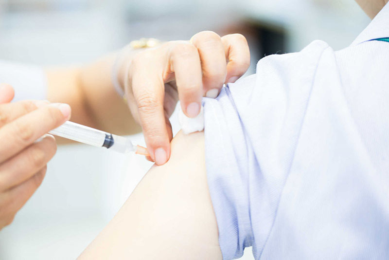 Thực hiện tiêm vắc xin phòng thủy đậu đúng lịch để đạt hiệu quả phòng bệnh tốt hơn