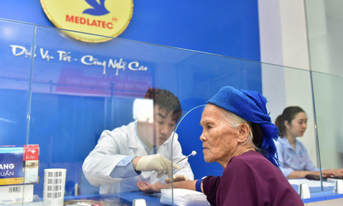 Xét nghiệm máu được thực hiện tại chi nhánh MEDLATEC Bắc Giang