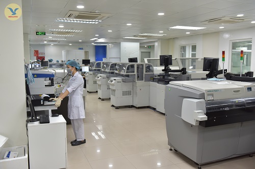 hệ thống máy móc xét nghiệm phân cho bé hiện đại tại MEDLATEC