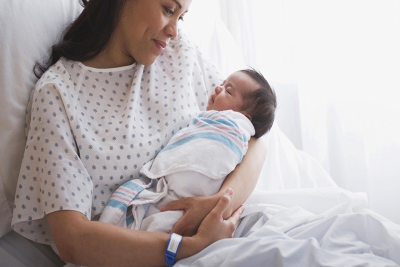 Khó thở sau sinh mổ là triệu chứng của vấn đề gì?