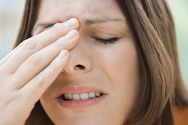 Các nguyên nhân và cách chữa trị đau đầu quanh hốc mắt ngay tại nhà