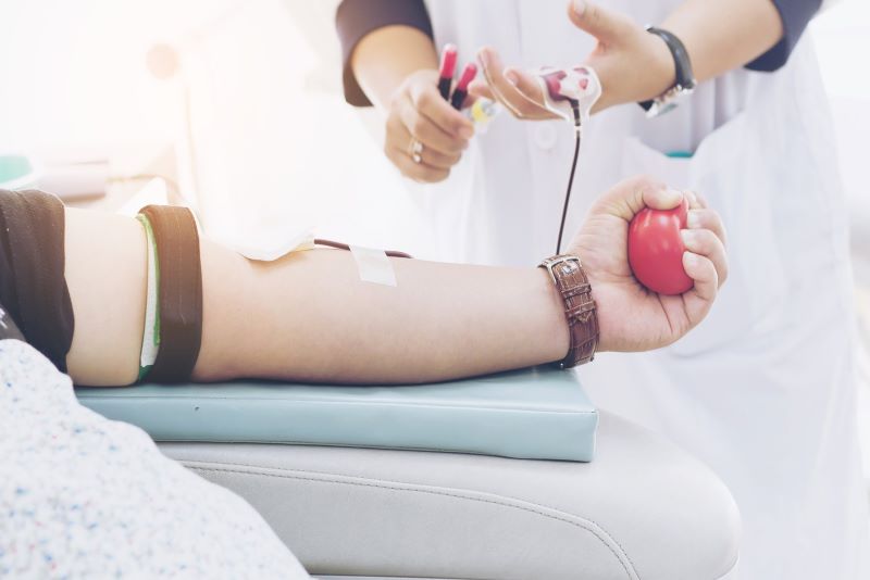 Sau quá trình hiến máu, có thể bị đau tại vị trí kim đâm vào không?
