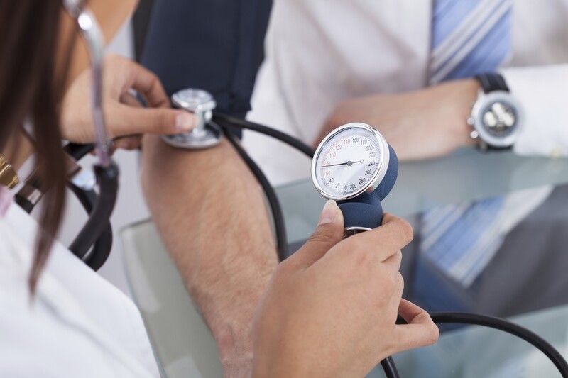 Huyết áp cao có thể gây ra triệu chứng khó thở không?
