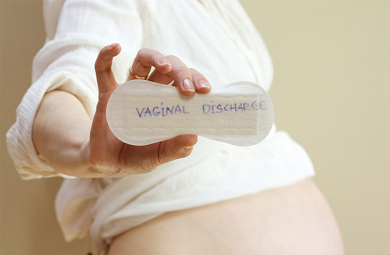 Có bầu có khí hư ra nhiều có mùi hôi, liệu có ảnh hưởng đến sức khỏe của thai nhi không?

