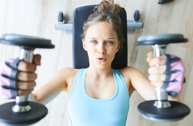 What are the principles of breathing when exercising at the gym?