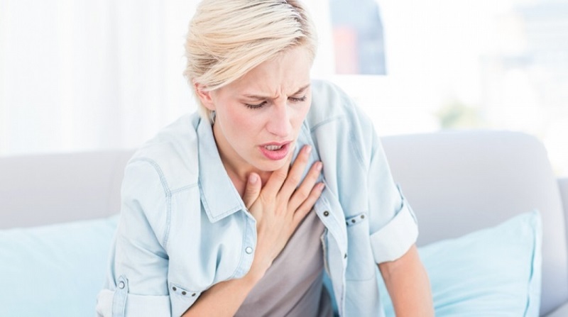 Nguyên nhân gây khó thở trong trường hợp viêm phổi là gì?
