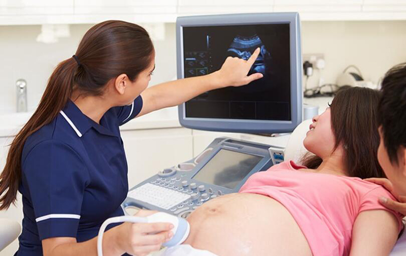 Khám bệnh thường quyên siêu âm thai 2d để giám sát sự phát triển của bé
