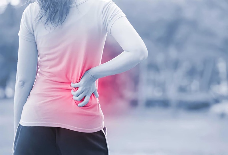 Triệu chứng và cách điều trị khám đau lưng bạn cần biết