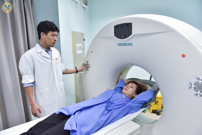 What are the benefits of máy chụp cắt lớp in the field of medical imaging?