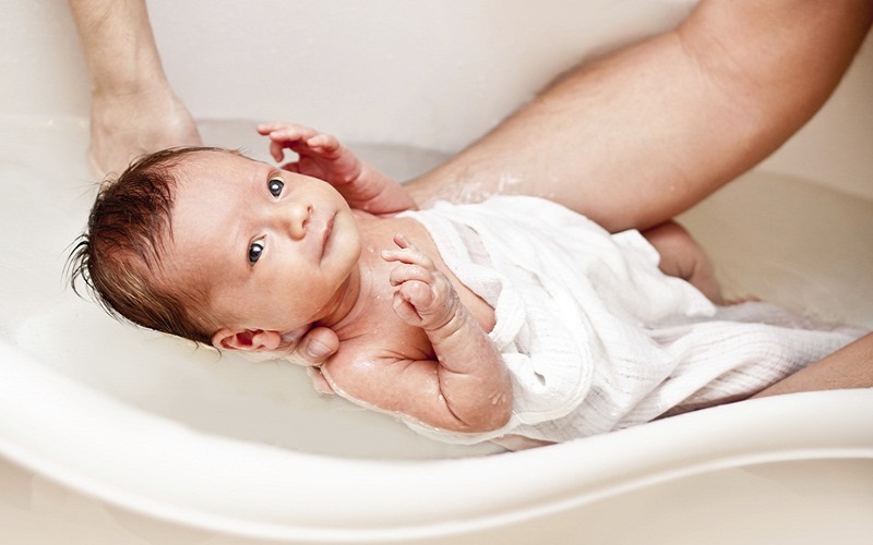 Tại sao massage mũi có thể giúp trẻ sơ sinh giảm tình trạng nghẹt mũi?
