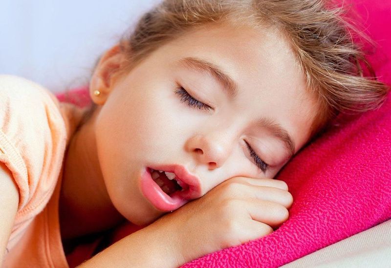 Tại sao thở bằng miệng có thể gây ngủ ngáy?
