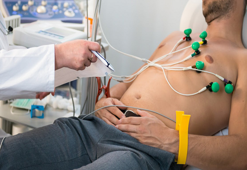 Điện tâm đồ (ECG) là gì và công dụng của nó trong y tế?
