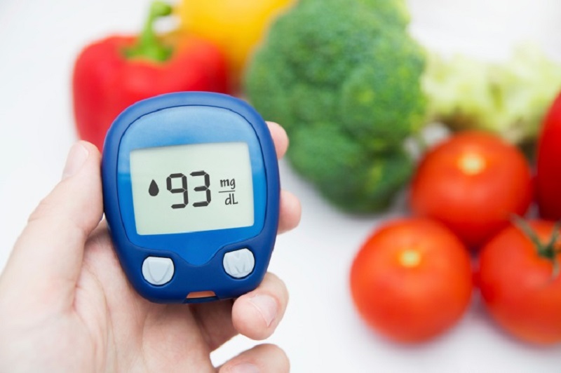 Hạn chế tiêu thụ carbohydrate có tác dụng gì trong việc giảm lượng đường trong máu?
