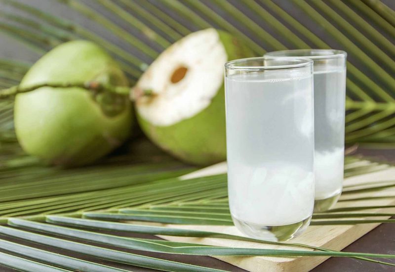 Có cách nào kết hợp việc uống nước dừa với bài tập để giảm mỡ bụng hiệu quả hơn không?
