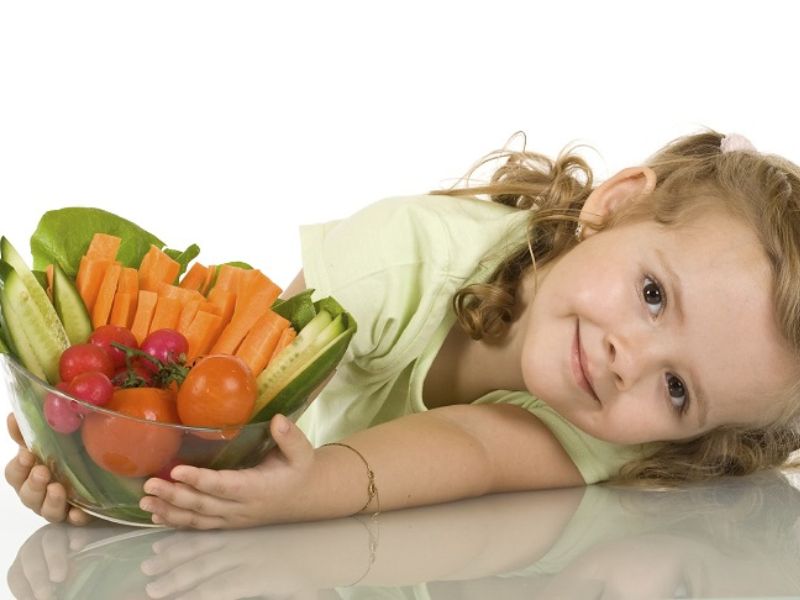 Bổ sung đầy đủ rau củ quả để đảm bảo dưỡng chất cho trẻ