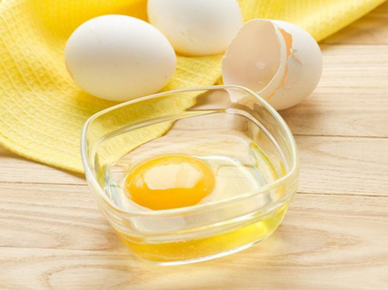 Trứng gà là nguồn cung cấp protein dồi dào cho sự phục hồi của tóc