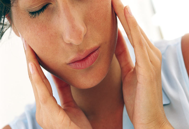 Dấu hiệu và cách điều trị đau tai và hàm bạn nên biết