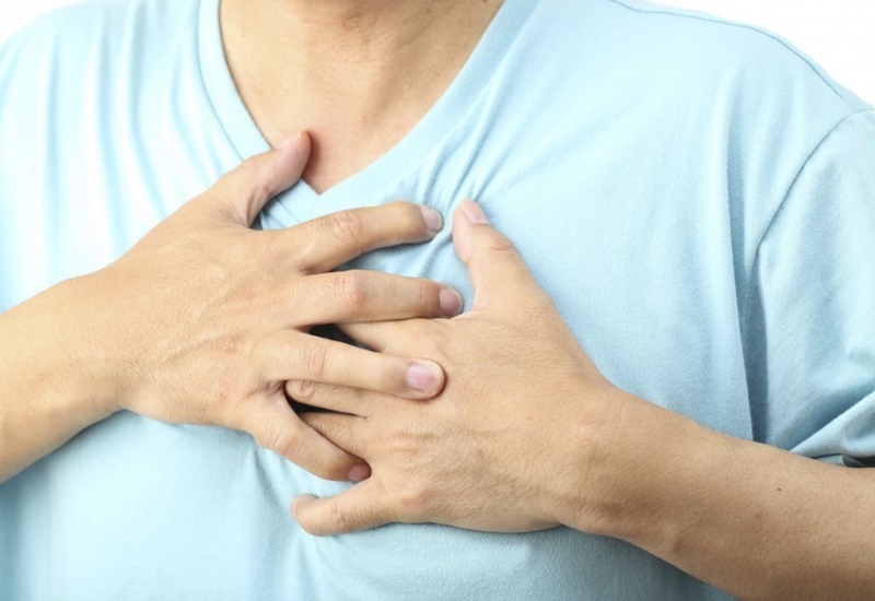 Nếu có dấu hiệu đau thắt ngực nên đo điện tim để kiểm tra sức khỏe