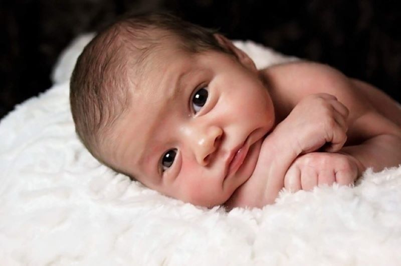 Những bất thường của thóp đôi khi còn là dấu hiệu bệnh lý ở trẻ sơ sinh