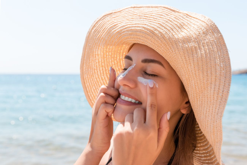 Kem chống nắng bảo vệ da khỏi tia UV, ngăn ngừa và điều trị tàn nhang