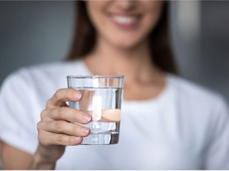 Uống nhiều nước mỗi ngày là cách để giúp thận khỏe mạnh