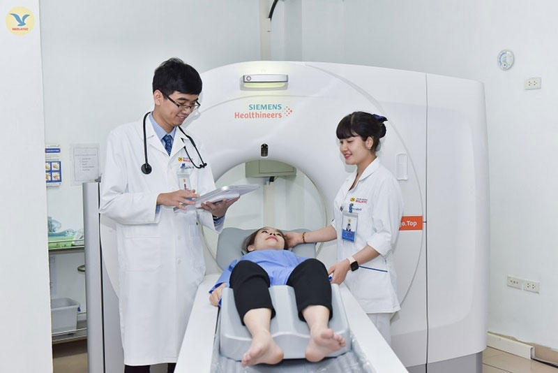 Chụp CT hoặc cộng hưởng từ MRI giúp bác sĩ xác định mức độ xâm lấn, di căn 