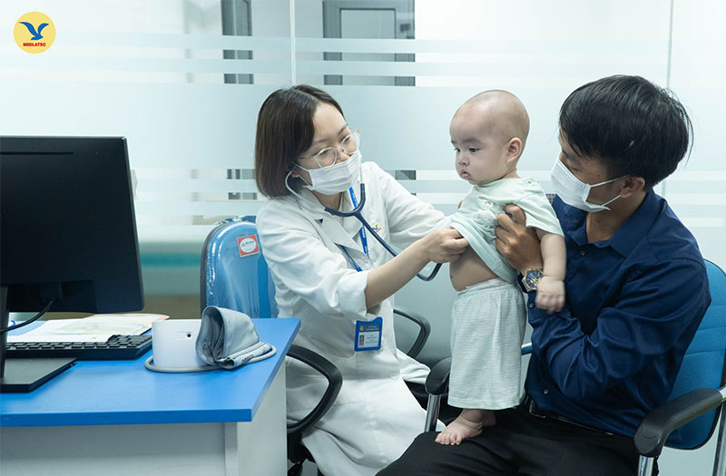 Bảng lịch tiêm chủng cho bé được áp dụng tại Việt Nam có những nội dung nào?
