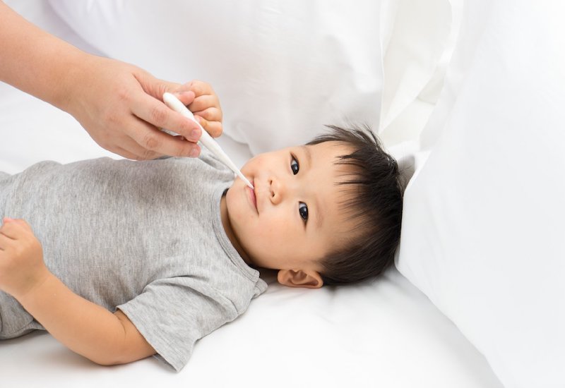 Sau khi tiêm vắc xin người được tiêm chủng cần phải được theo dõi sức khỏe cẩn thận