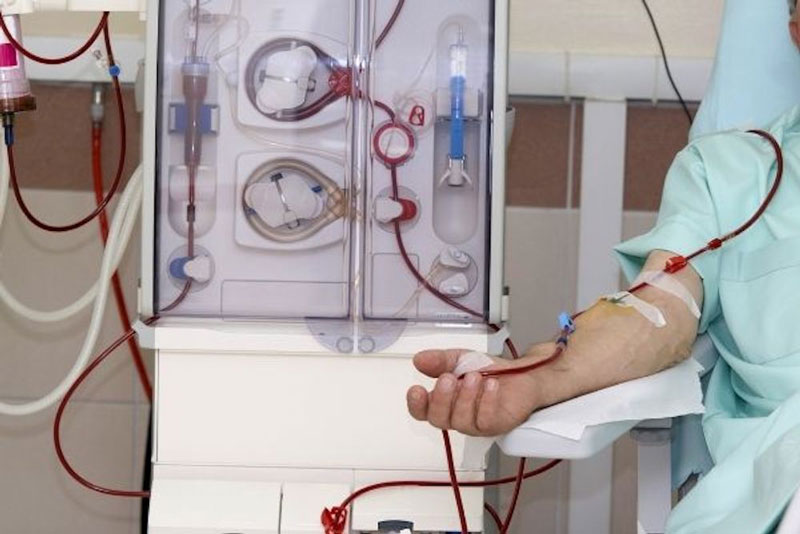 Chạy thận nhân tạo giúp làm sạch máu bệnh nhân suy thận