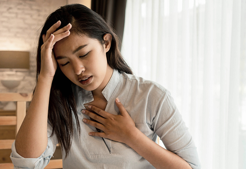 Khó thở và chóng mặt là một trong những biểu hiện của bệnh lý tim mạch