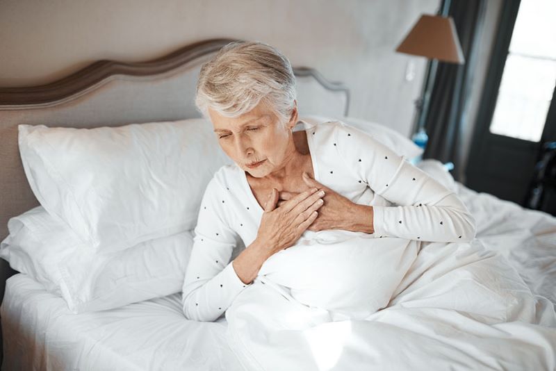 Tăng nhịp tim bất thường khi ngủ có thể là dấu hiệu cảnh báo một số bệnh lý