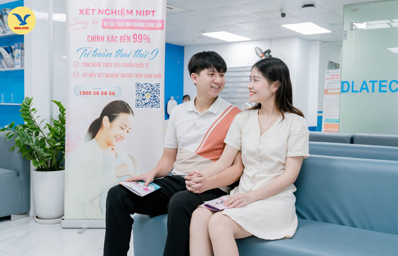 Các cặp đôi có thể tham khảo dịch vụ khám tiền hôn nhân của phòng khám Đa khoa MEDLATEC