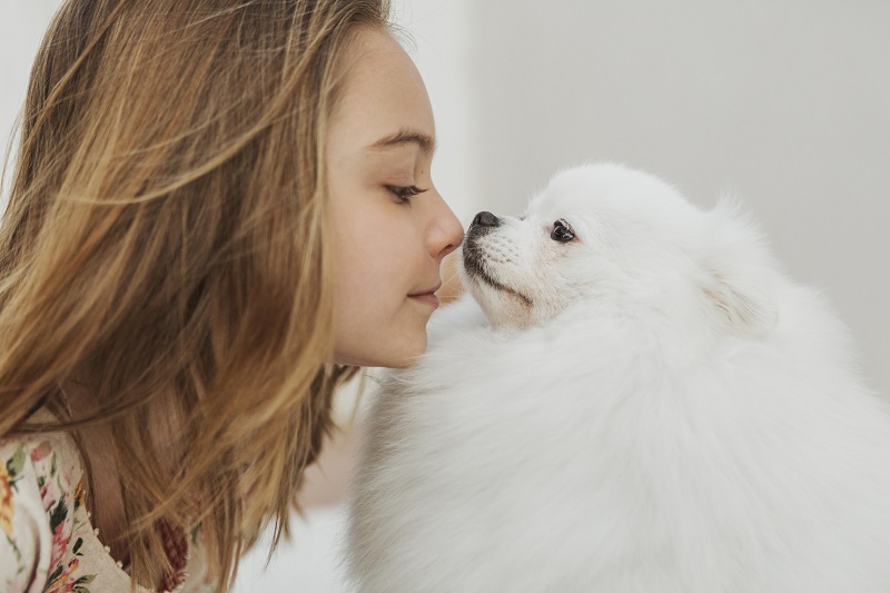 Giun đũa chó mèo sinh sống chủ yếu trong cơ thể chó mèo, cần thận trọng khi tiếp xúc với thú cưng để tránh nhiễm bệnh.